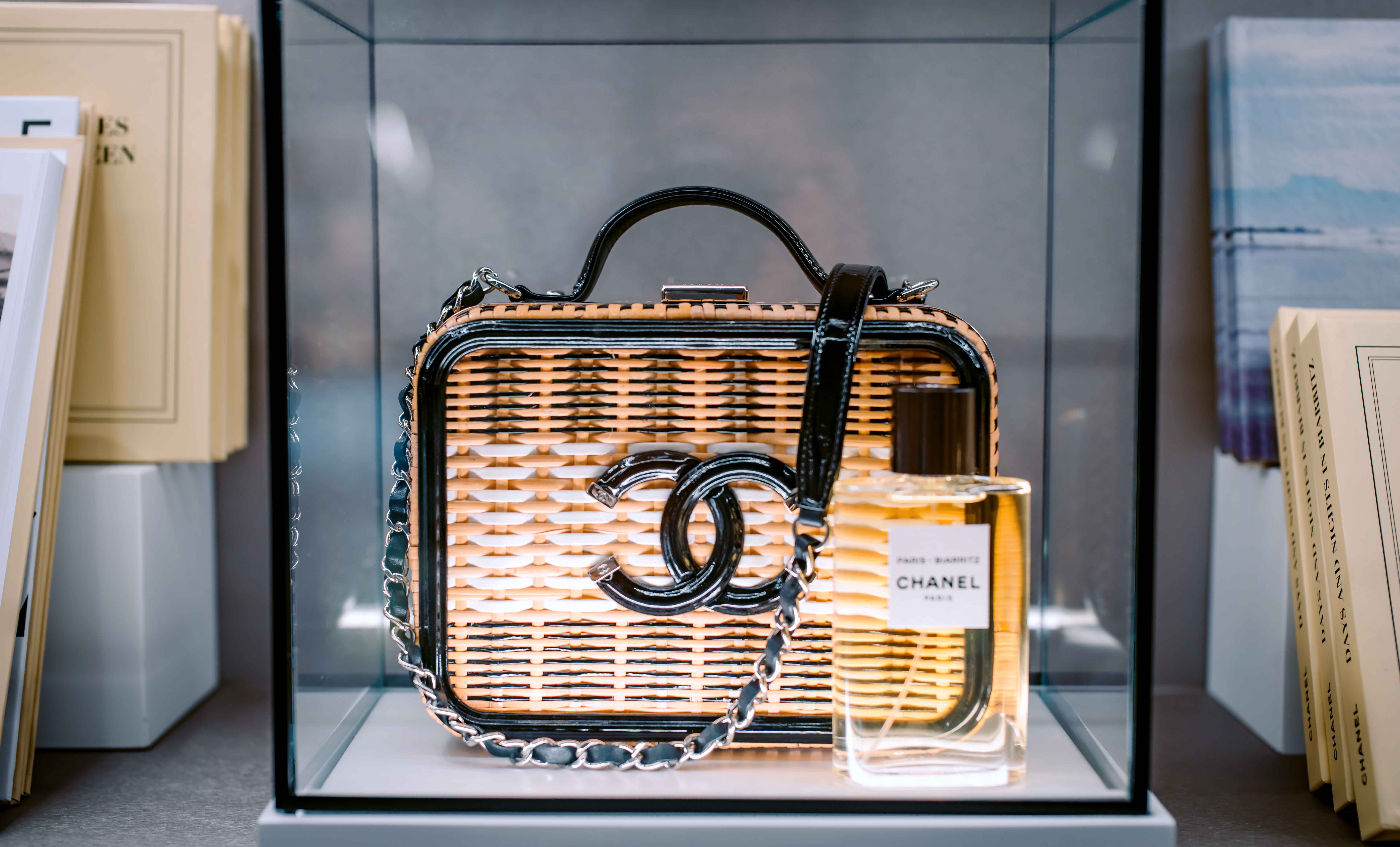 闲逛魔都美术馆,观看香奈儿香水展