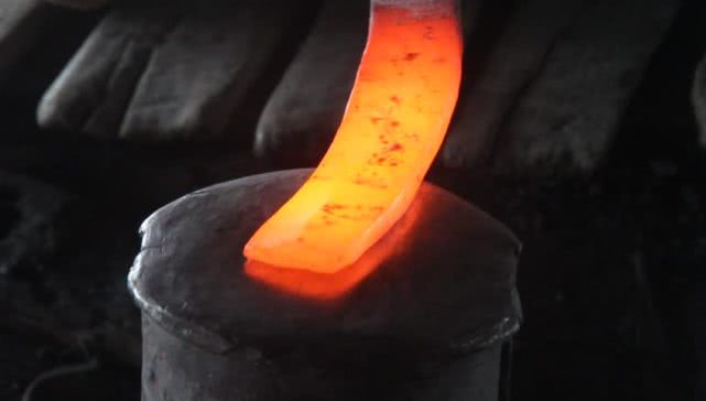 物体达到多少温度会发光,有温度的物体是否会发光