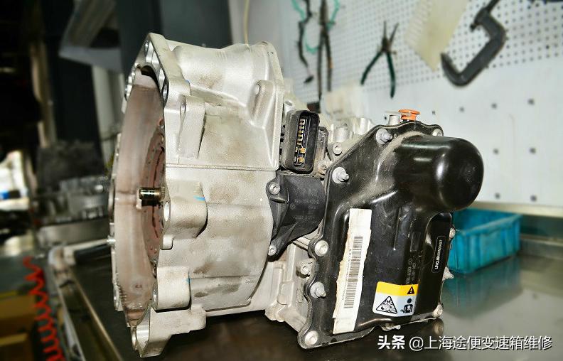 帕萨特双离合起步顿挫咔咔响,帕萨特干式双离合变速器叽叽响