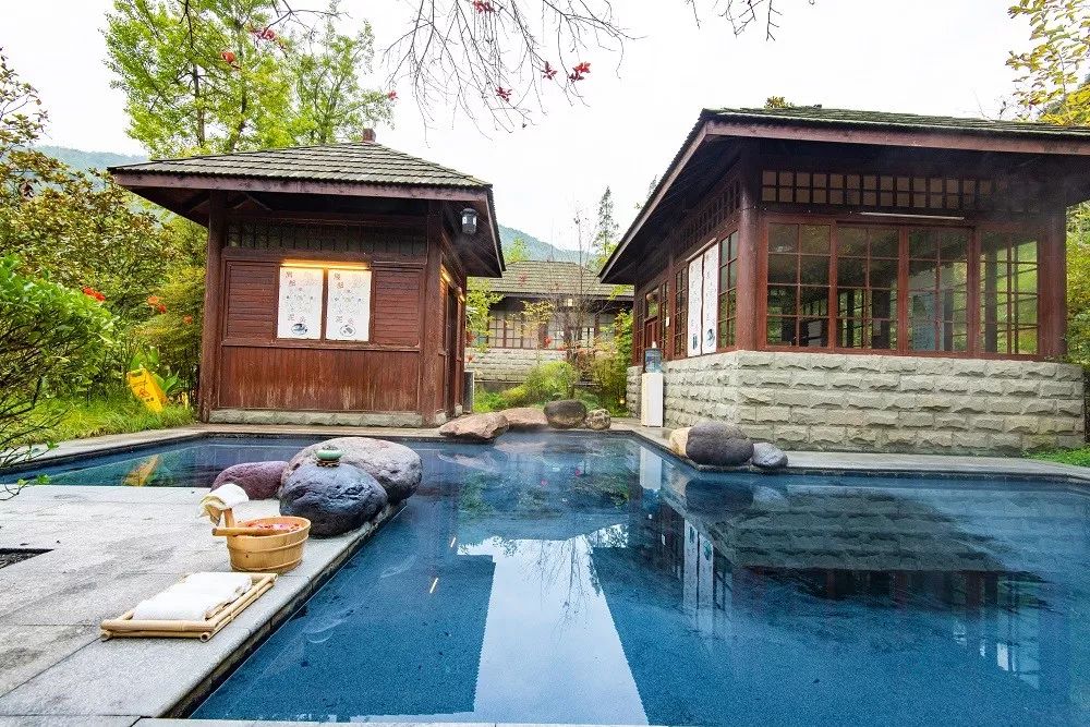 成都花水湾凤栖林温泉酒店介绍,成都田园顶级温泉酒店