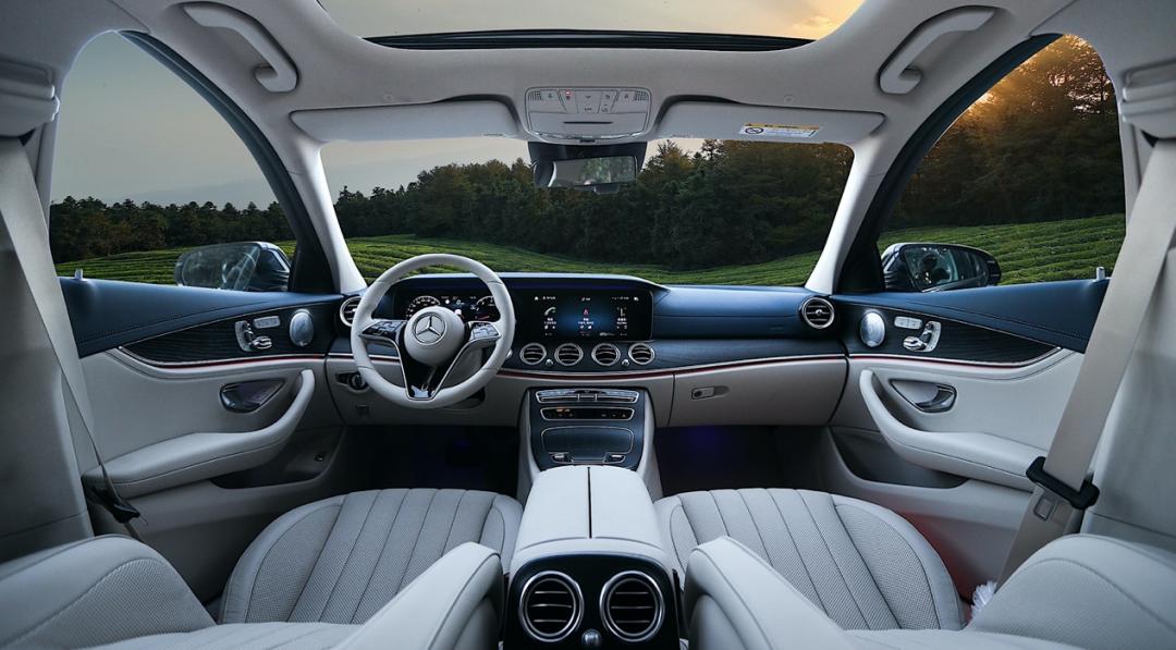 大气豪华的风格新款奔驰e级实车,奔驰e级2022款300l运动豪华