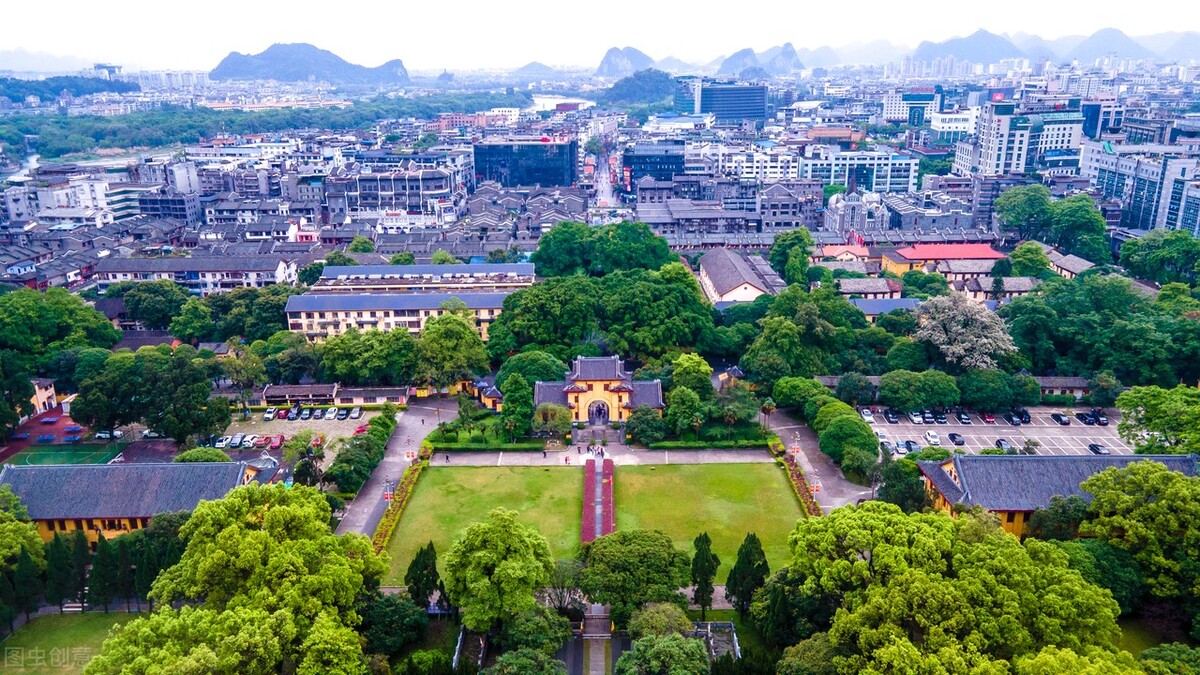 在“最新”的校友会排名榜上，广西师范大学挤进中国高水平大学