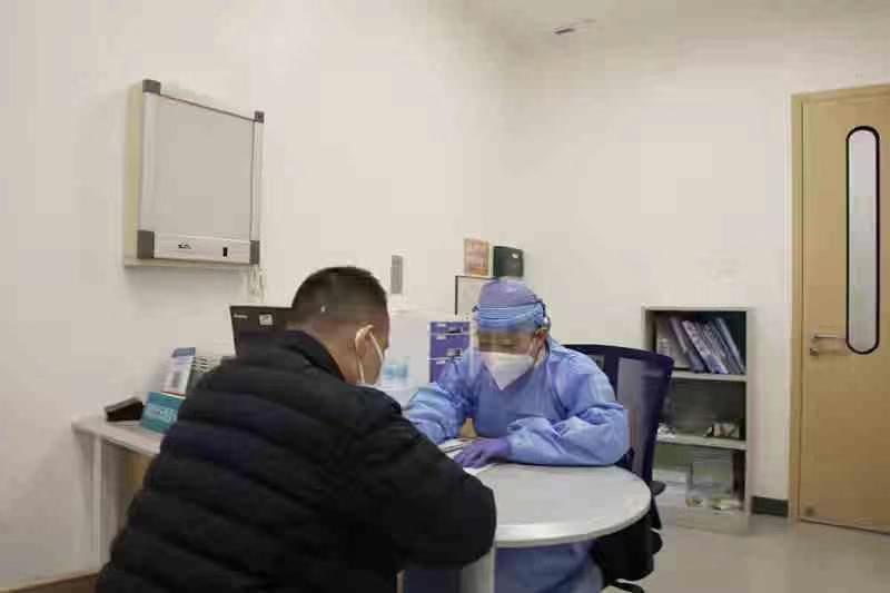 怀疑自己感染了新冠病毒吃什么药,怀疑感染了新冠病毒怎么办