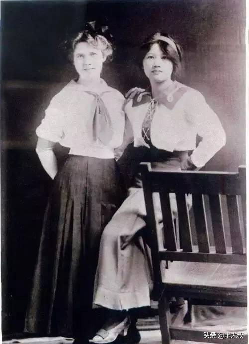 宋子文宋庆龄宋美龄三姐妹,宋子文是宋霭龄的哥还是弟