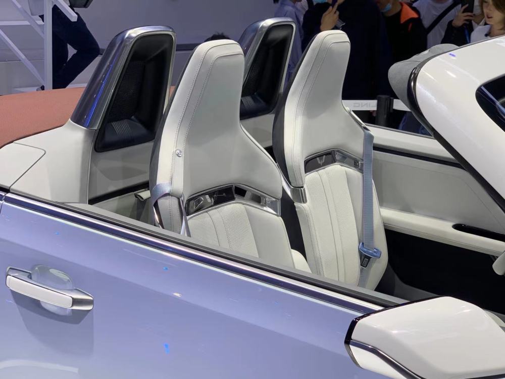 五菱老头乐是什么车,五菱老头乐落地多少