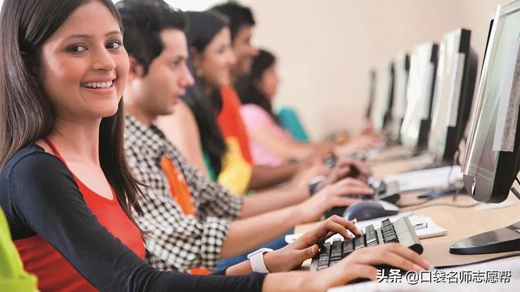 2021年考公务员热门专业,2018年最适合报考国考的专业