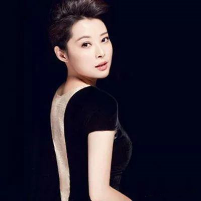 袁立吐槽小鲜肉舞蹈动作不雅,迈克杰克逊也跳过,对此你怎么看?