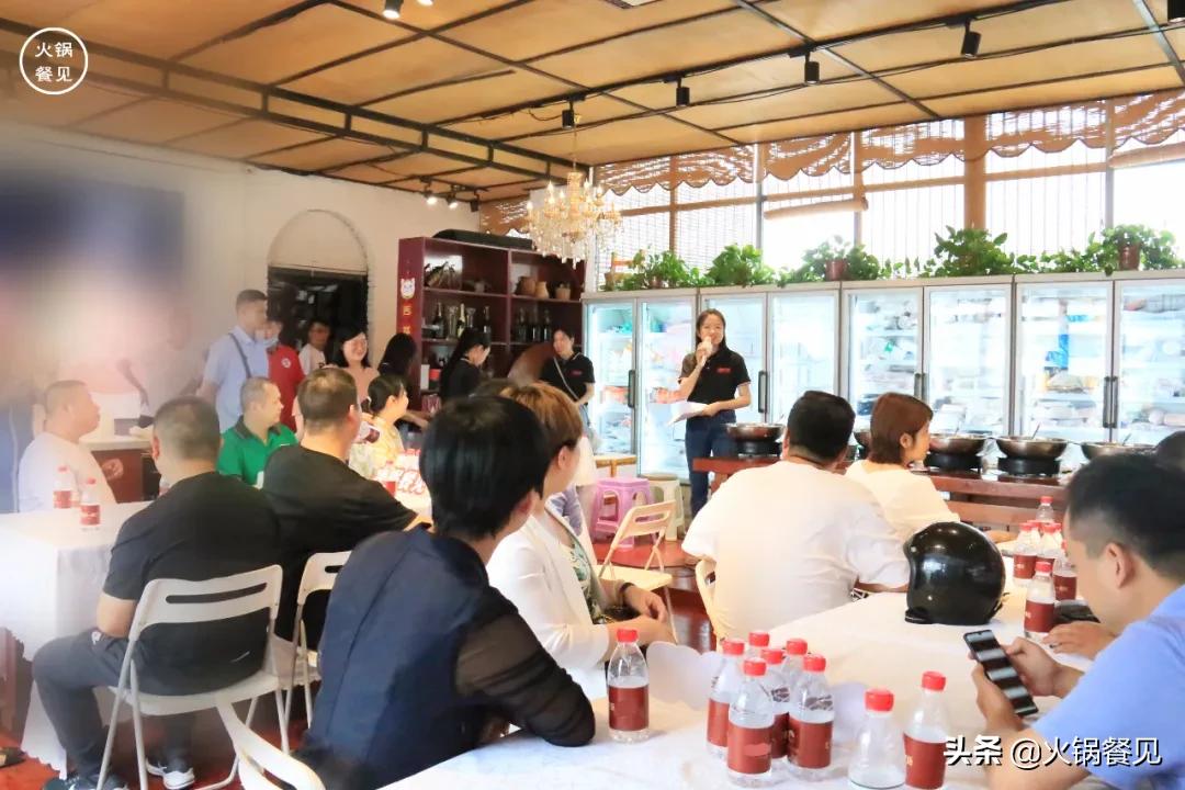 海底捞和呷哺袋装火锅底料哪个好,呷哺呷哺和海底捞底料哪个好吃