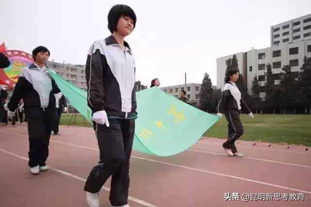 昆明各学校校服,昆明淡紫色校服的学校有哪些