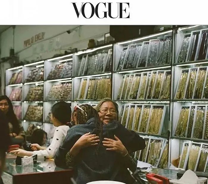 广东大妈开挂人生：靠金链称霸美国嘻哈圈，还被碧昂丝叫妈妈