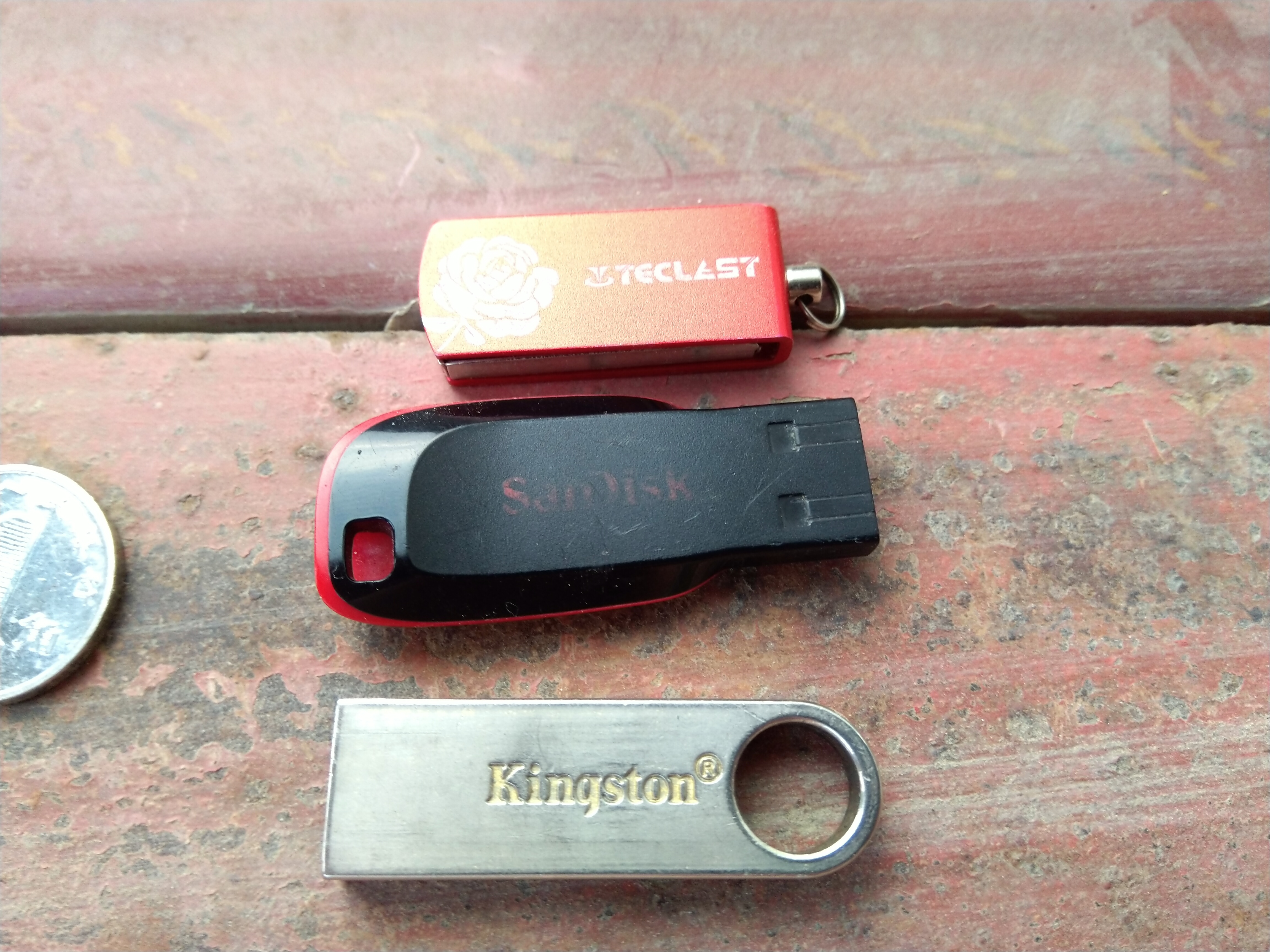 如何识别鉴别u盘的真假优劣,怎么辨别u盘的真假