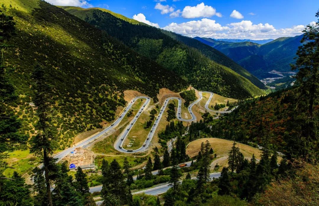 一个被上帝偏爱的地方,一个被上帝遗弃的城市