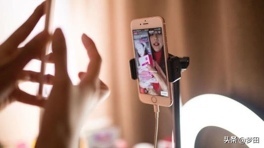 一场疫情戳破了哪些外国神话,怎么看待疫情下的海外代购