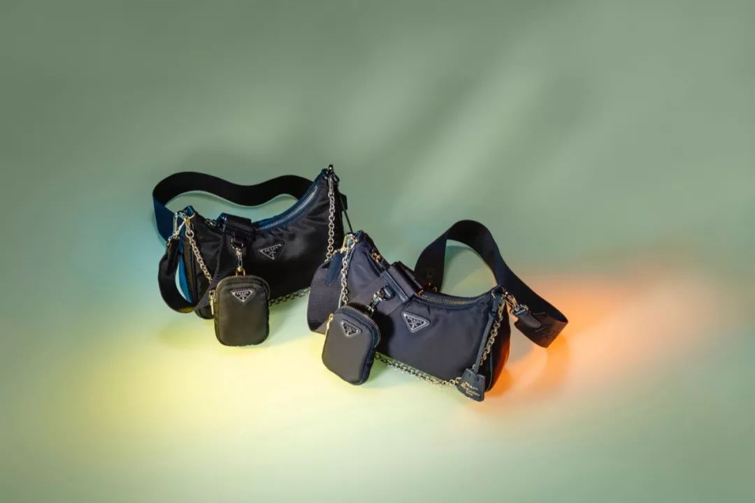 prada目前最火的包,prada复古包