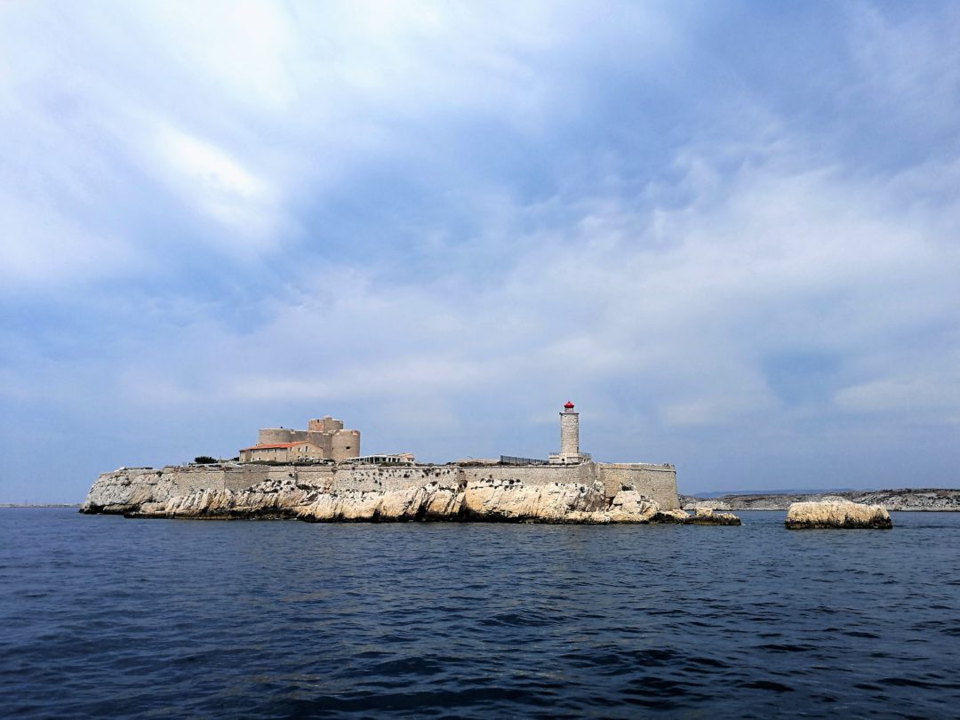 一座以偷窃闻名的城市，却被法国写进*歌国**，它到底有什么魅力？