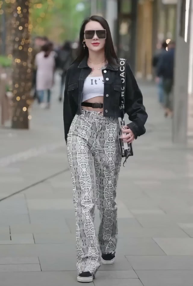 夏季复古牛仔裤潮流高街,时髦新款休闲牛仔裤