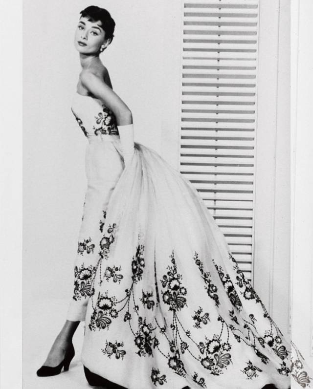 方头法式赫本风女单鞋粗跟,赫本风复古粗跟单鞋显脚瘦