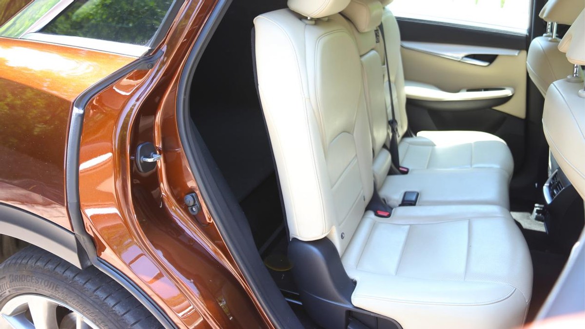 细节全面解析汽车,英菲尼迪qx50悦享版自驾