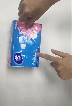 世上最远的距离是你和我,世界上最远的距离莫过于你在我身边