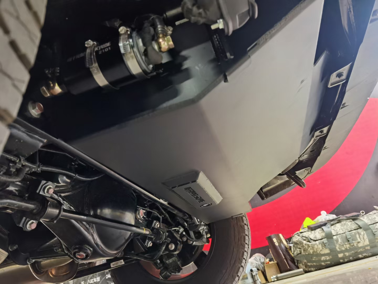 坦克300跟大g外观,坦克300公路实车