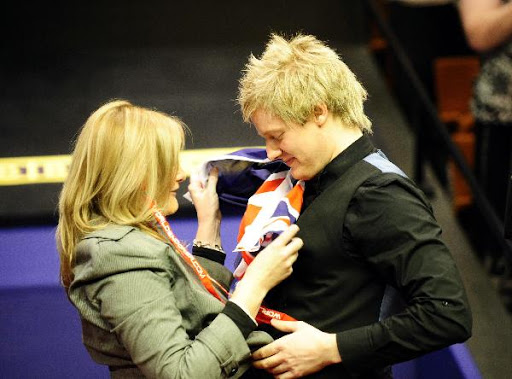 2013-14赛季丁俊晖罗伯逊,丁俊晖打破10年不胜罗伯逊魔咒