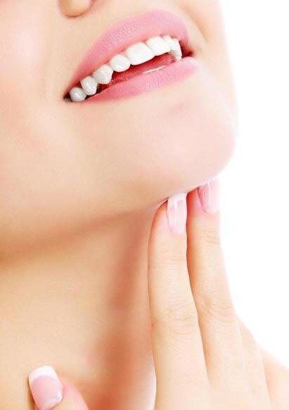 脖子上头发根部长痘是什么原因,脸颊和脖子两腮两侧长痘解决办法