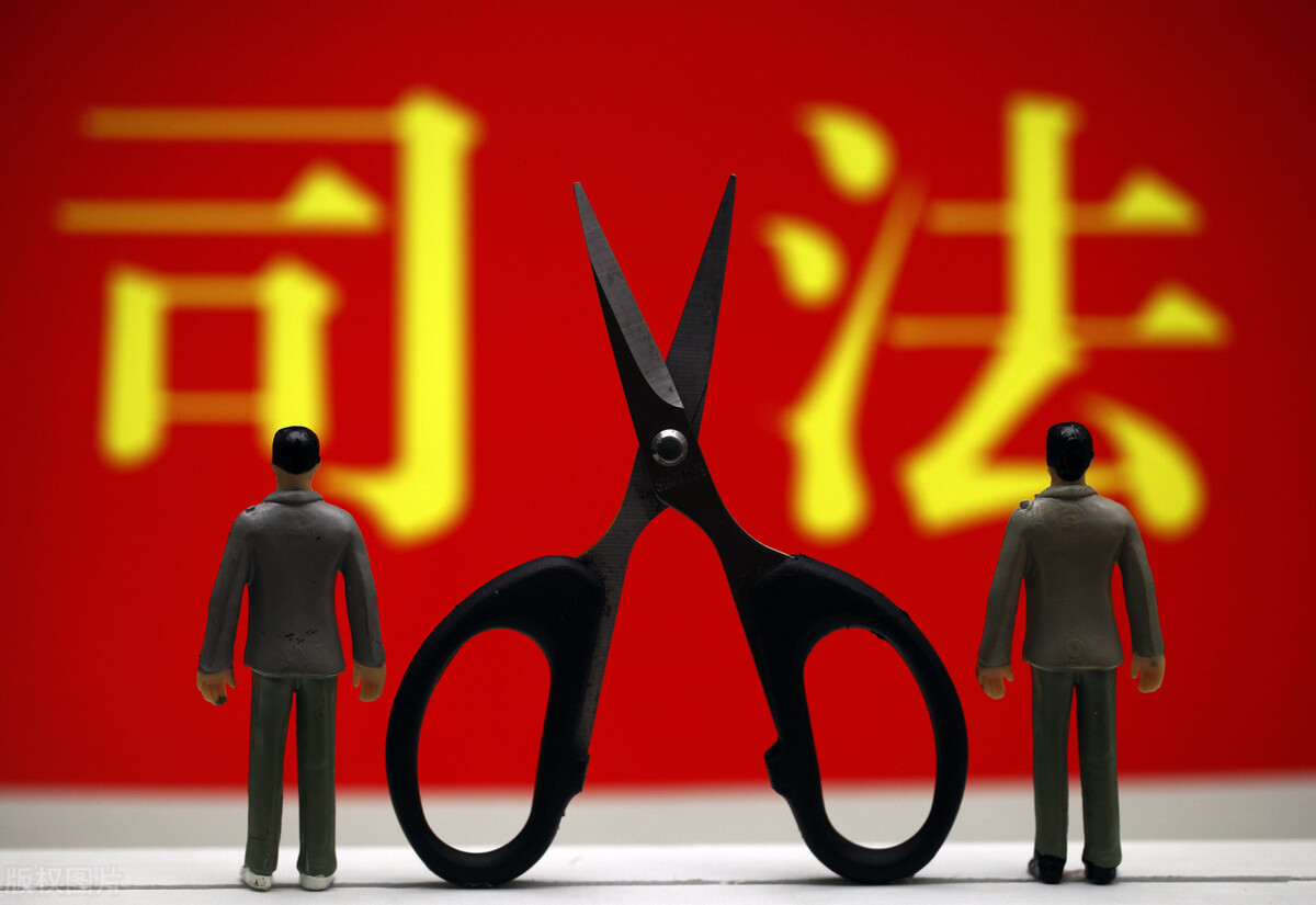 村民的房屋被偷拆找谁,自己家的房子被别人拆了