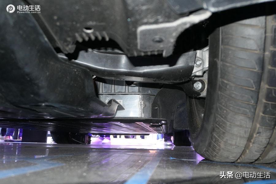 奔驰eqe科技,奔驰科技最新