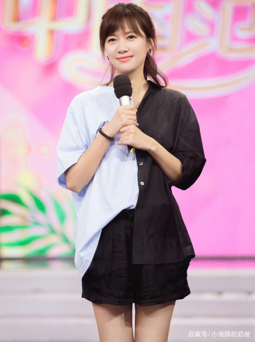 徐静蕾长高方法图,徐静蕾传授长高秘诀常伸懒腰