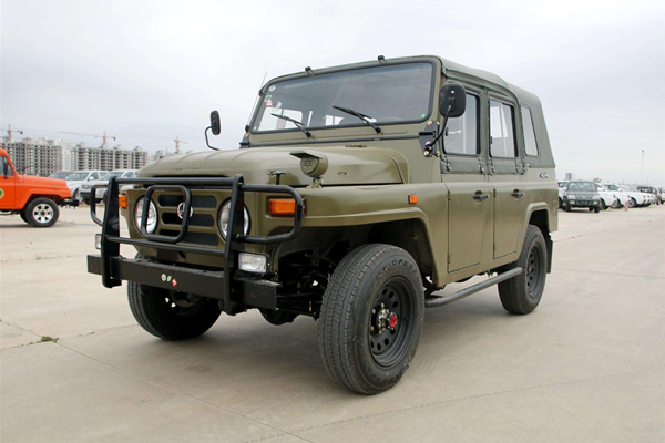 汽车界的活化石,北京汽车制造厂BJ212图片