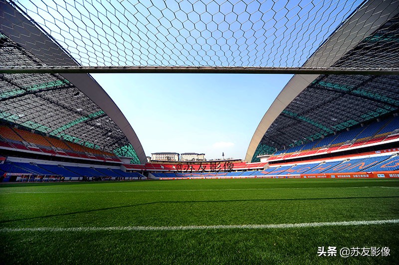 重庆奥体中心体育场地,重庆奥体中心体育场攻略