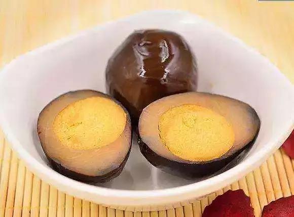 男子花1700元买70万奶粉被判败诉,男子花18元买鸡蛋砸车赔2万