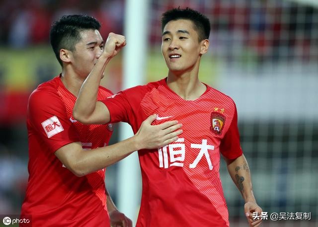 名帅贝尼特斯颜面尽失，保利尼奥帽子戏耍一方，*率赔**也会忽悠你