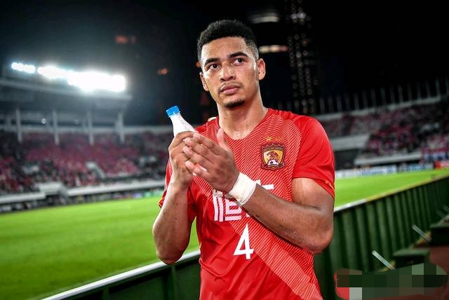 说一下国足归化球员高拉特,国足归化大军阿兰高拉特蒋光太