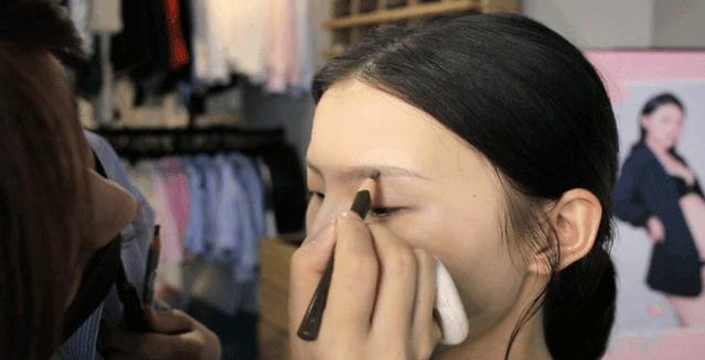 这是一条点开就能「笑着过七夕」的推送