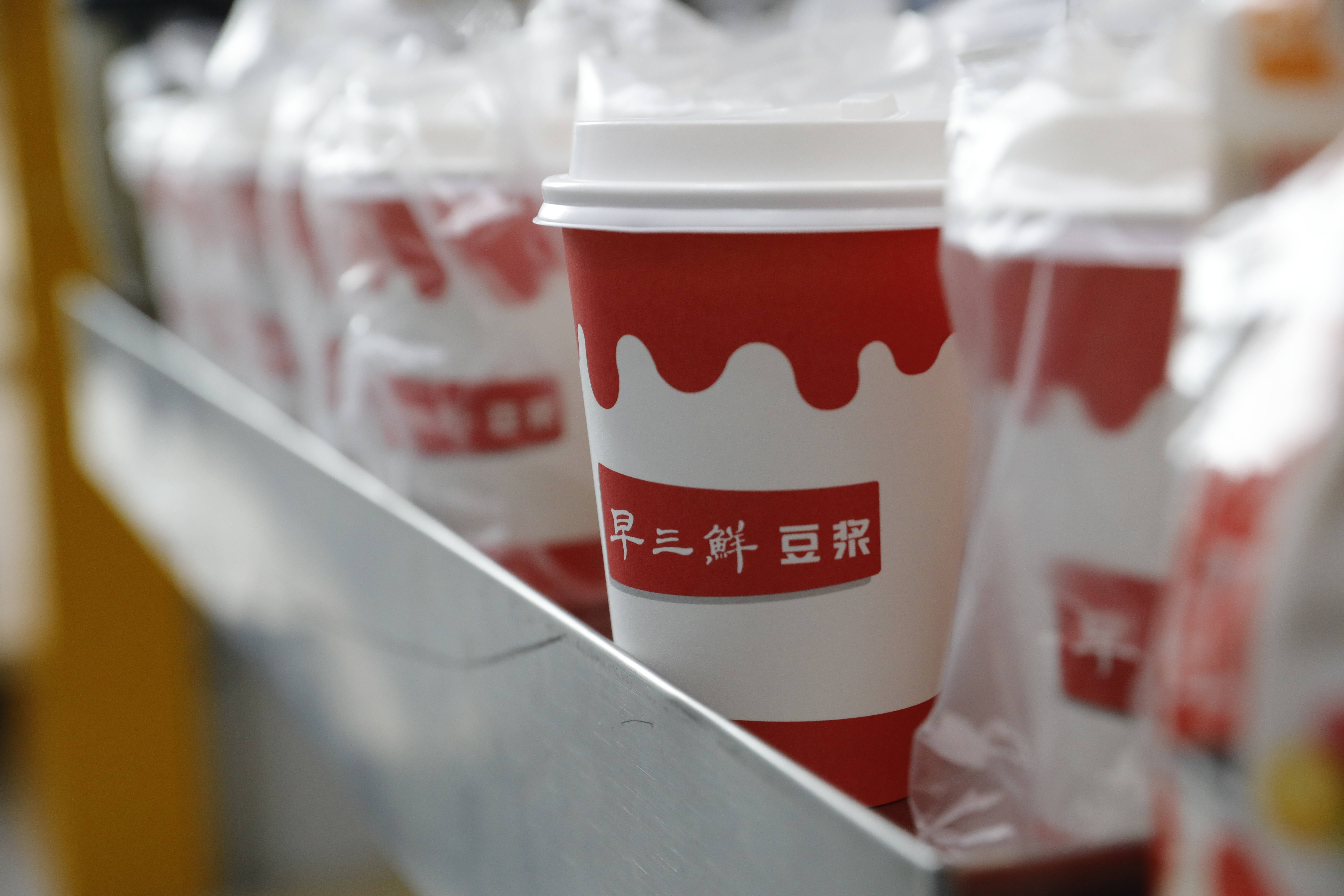 开一家早餐店10万一年能赚多少钱,开一家早餐店一年能赚多少