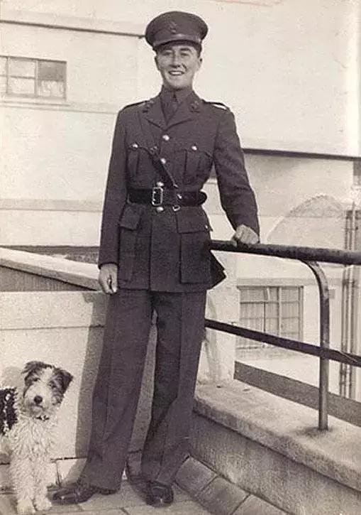 占着块荒地就敢建国？有*旗国**有宪法更有罪恶