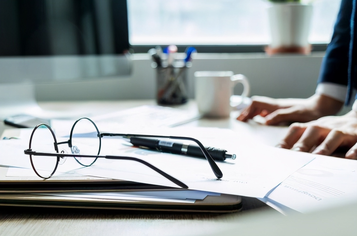 公务员送外卖不违纪,公务员下班后送外卖跑滴滴违纪吗