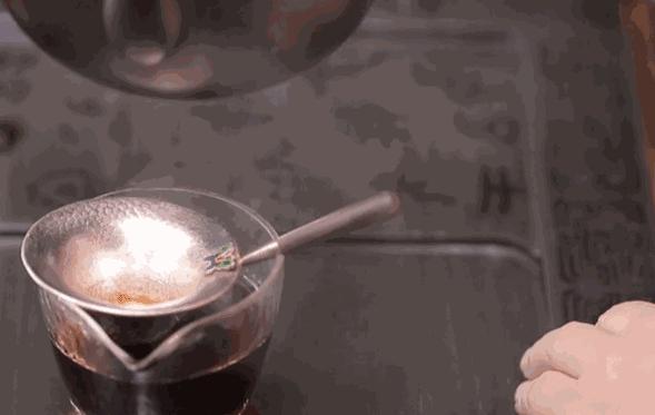 泡茶水温多少度最好红茶,乌龙茶泡茶水温最好是多少度