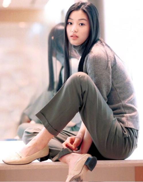 全智贤8年前杂志旧照曝光,全智贤不愧是冻龄辣妈