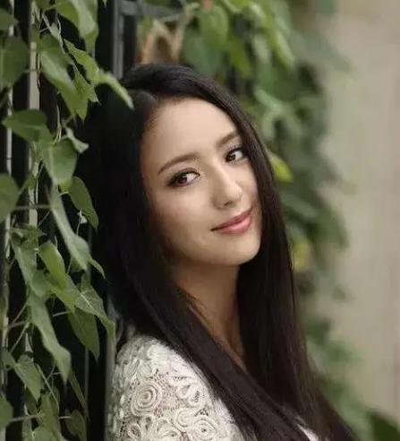 宋祖儿佟丽娅造型,佟丽娅和宋祖儿同款短发