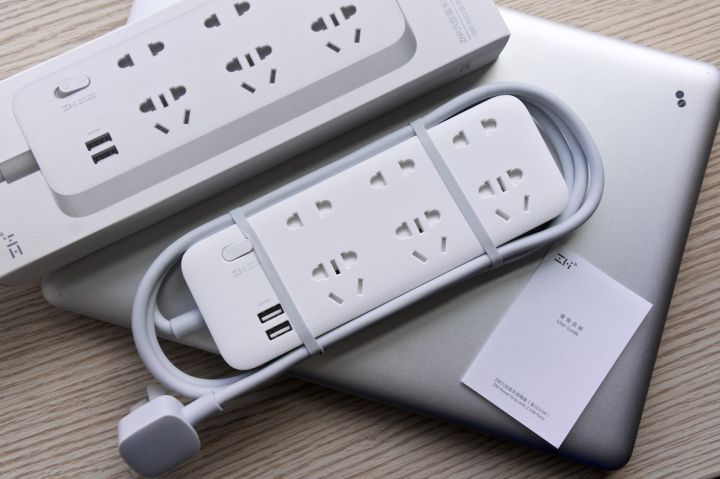 新型插座充电慢,插座不够用就用这款扩展插座