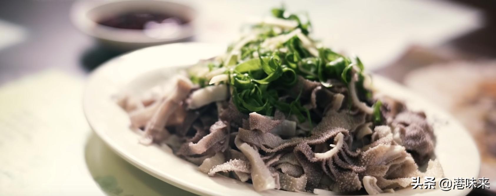 客人没钱老板直接请吃饭，打拼37年拥5间店云吞面照卖29港币