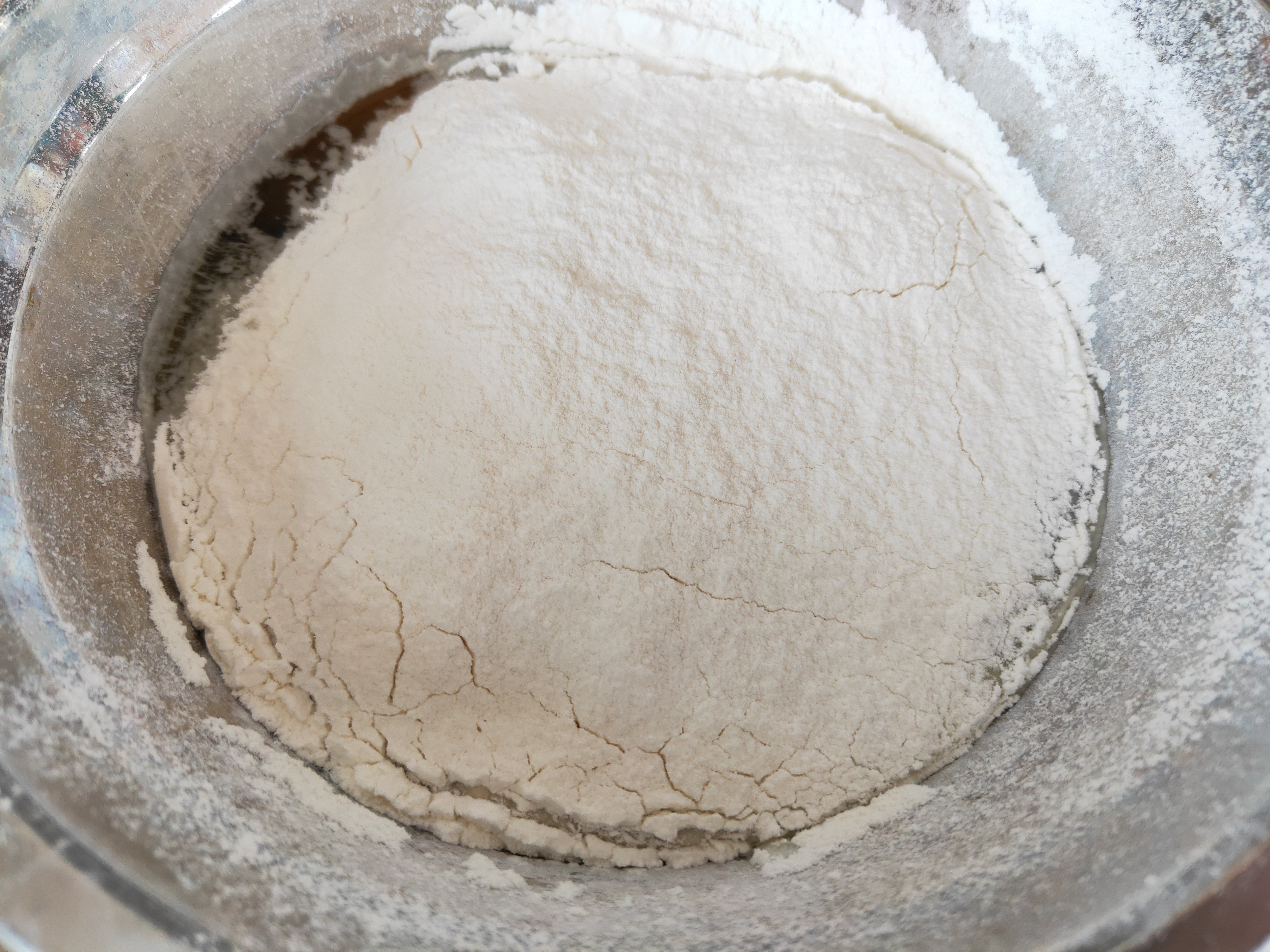 何炅教做酸奶蛋糕用什么面粉,何炅版酸奶蛋糕你学会了么