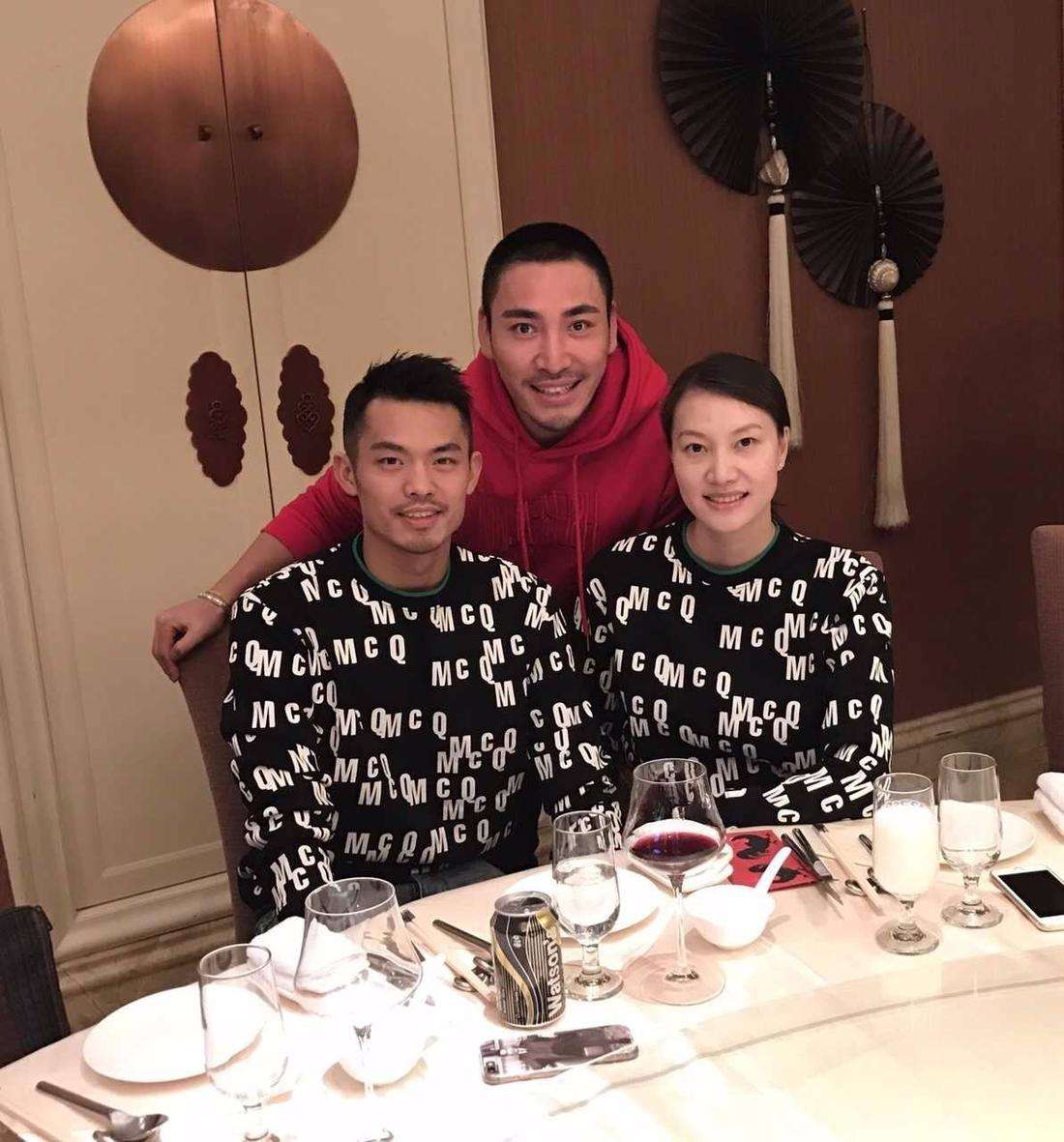 林丹yonex广告,林丹为何代言yy