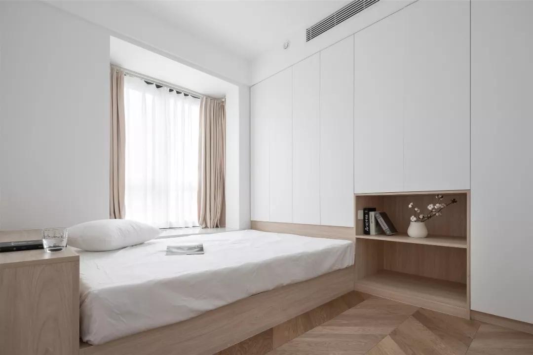 卧室太小床头柜放不下来,卧室床不放床头可以吗