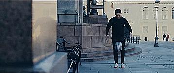 四年级小孩零基础怎么学足球颠球,足球颠球小技巧三年级