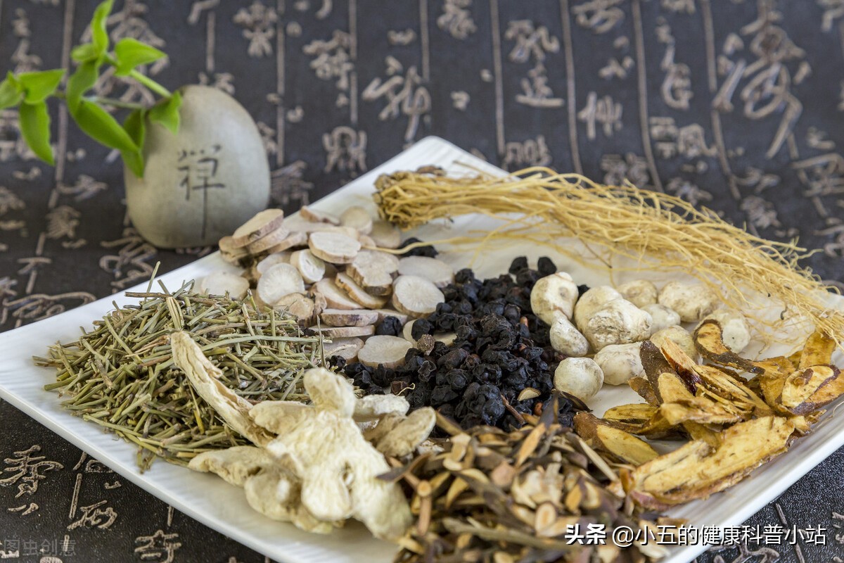 夏季中暑预防与救护措施,夏季中暑急救小诀窍