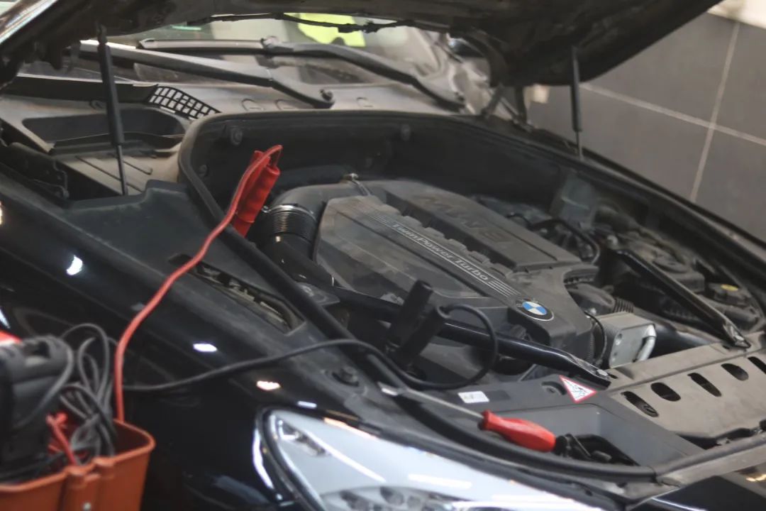 怪兽修车:翻新一辆11年破烂不堪的宝马GT,车况不忍直视