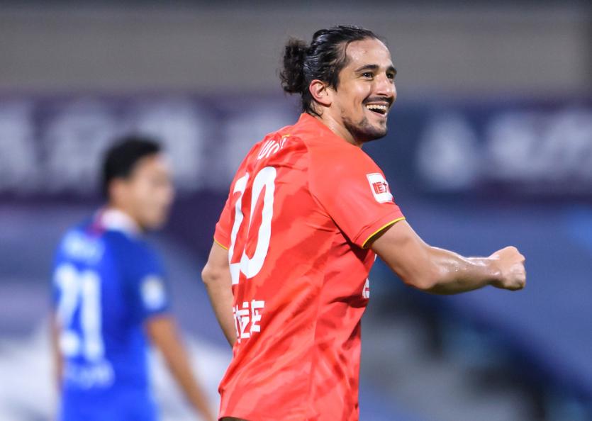 广州恒大八连冠球迷庆祝,广州恒大球迷庆祝新赛季